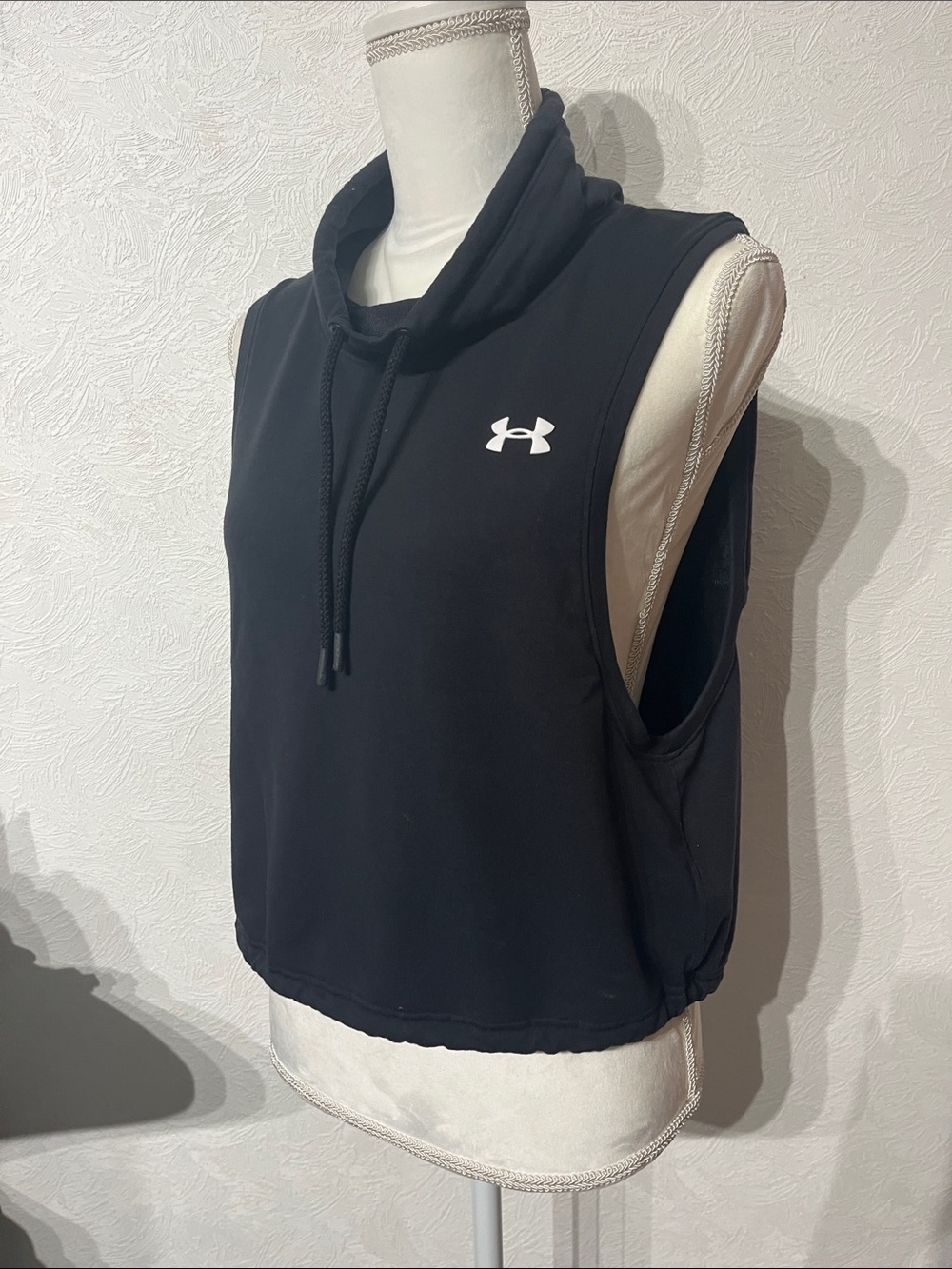 Under Armour Black Women’s Sleeveless Cowl-Neck Muscle Tank